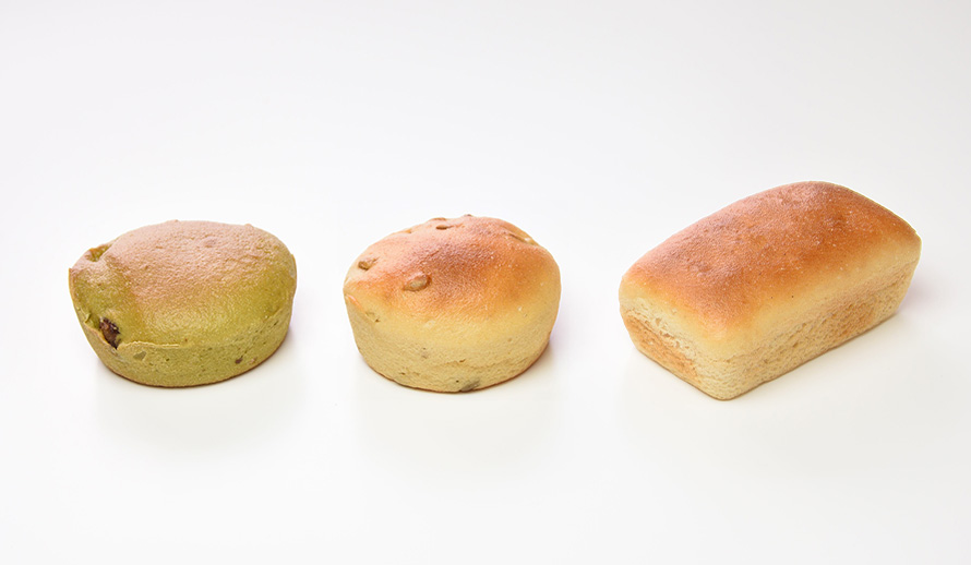 グルテンフリーパン3種(抹茶小豆、ひまわり、プレーン)を発売